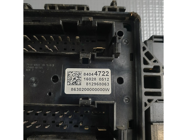 Блок предохранителей 84044722   Chevrolet Camaro    