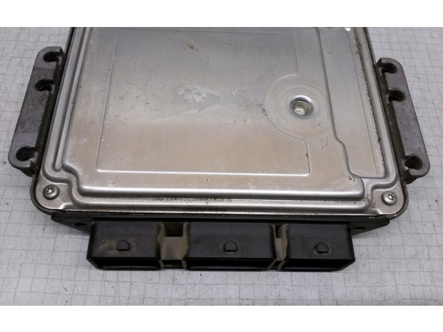 Řídící jednotka 0281011549, 8200310863 Renault Scenic II - Grand scenic II 2005