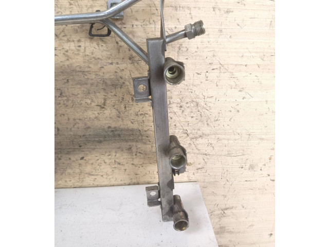 Топливная рампа 078133681A   Audi A6 S6 C5 4B  