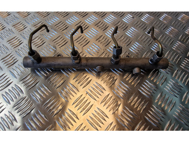 Vstřikovací lišta 057130089G Audi A8 S8 D3 4E BVN