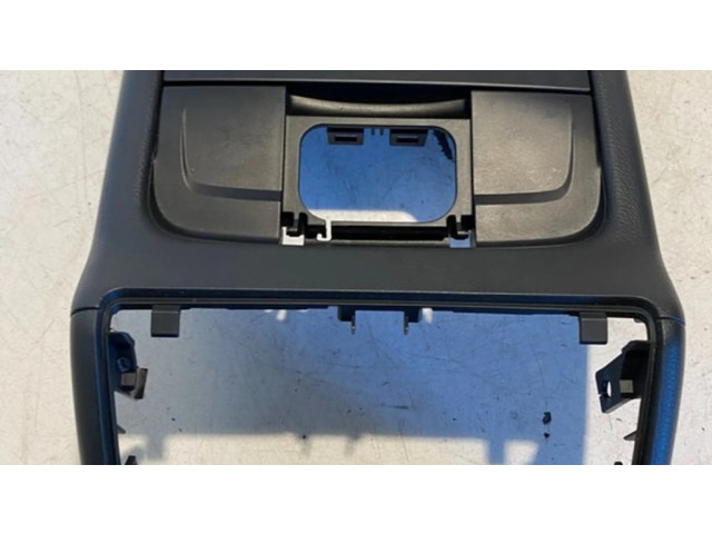 Отделка заднего прикуривателя