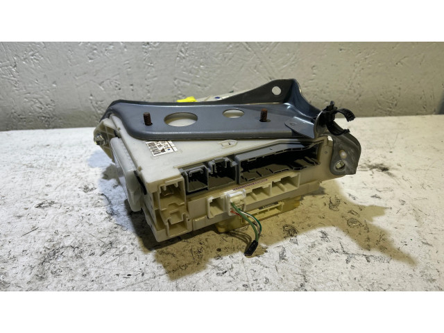 Блок предохранителей 8273053022, 7E230397 Lexus IS 220D-250-350