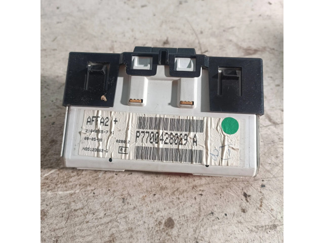 Дисплей P7700428029A Renault Clio II