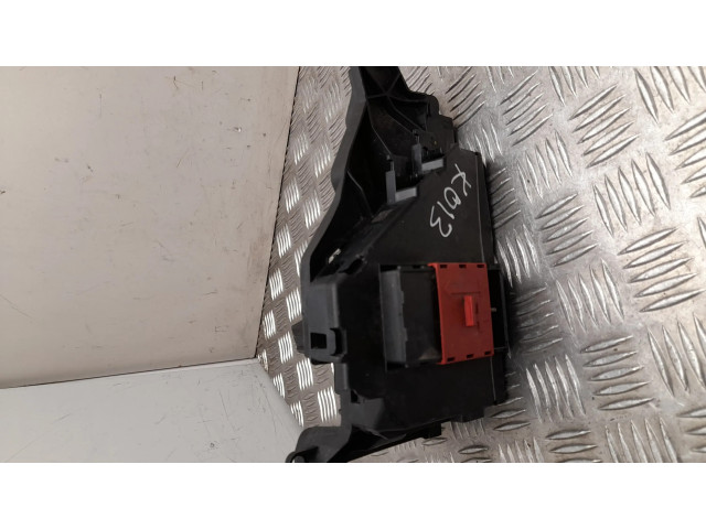 Pojistková skříňka A2135403939 Mercedes-Benz EQC 2022