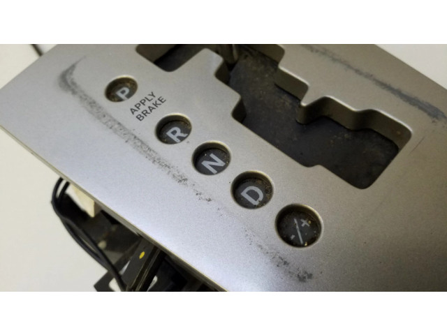 Механизм переключения передач (кулиса) (в салоне)