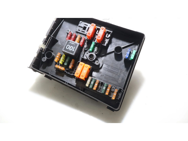   Pojistková skříňka    Volkswagen Tiguan 2007