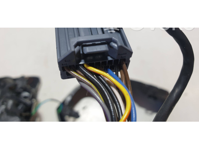 Зеркало электрическое Volvo XC40 - года