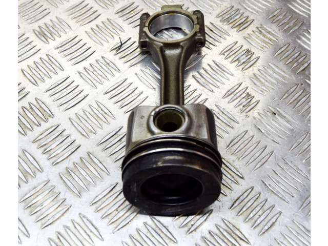 Píst 03L105401A, 03L107065J Volkswagen Golf VII pro naftový motor 1.6 CLHA