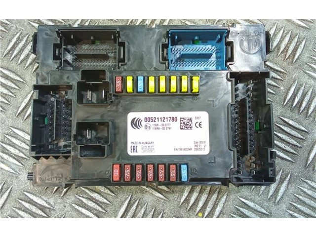 Блок предохранителей 00521121780 Jeep Renegade