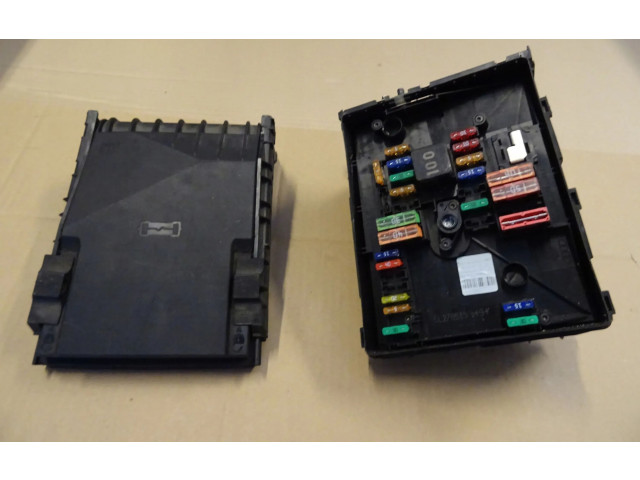 Блок предохранителей 1K0937118   Skoda Yeti (5L)    