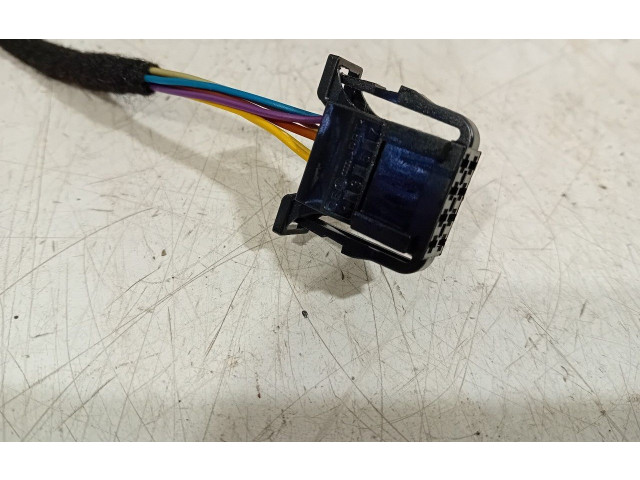 Зеркало электрическое Skoda Fabia Mk3 (NJ) 2015 - 2021 года