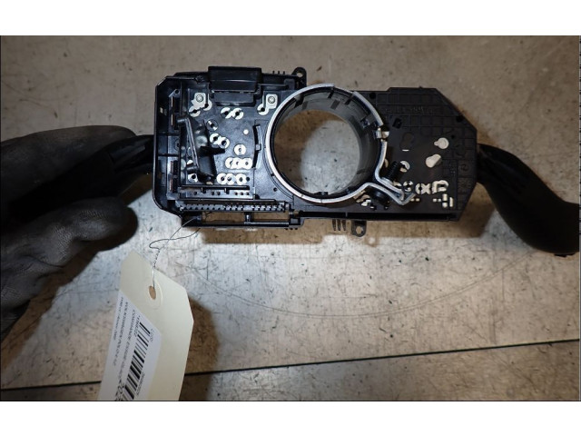 Ручка стеклоочистителей    Volkswagen Polo