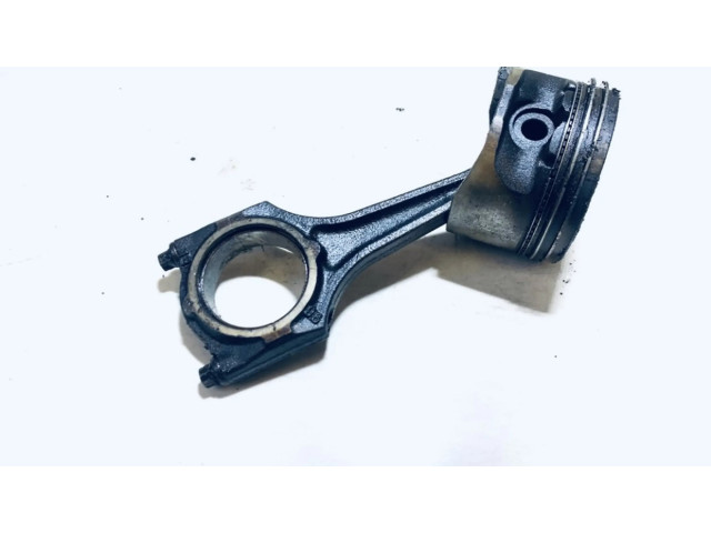 Píst Opel Tigra A pro benzínový motor 1.6