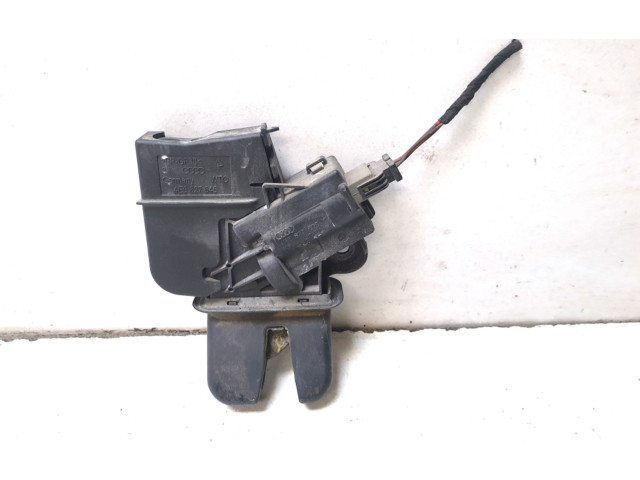 Замок багажника     Volkswagen Jetta V 2005 - 2010 года