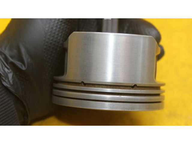  Поршень с шатуном  83L38  Volvo S60  