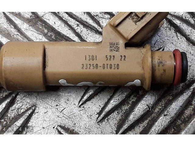 Vstřikovač 232500t030 Toyota Prius (XW30) 2ZR FXE