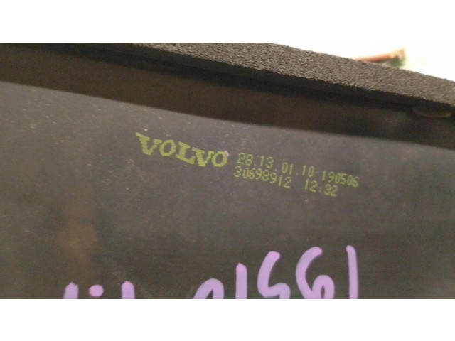 Задний фонарь 30698912 Volvo S40 2008-2012 года