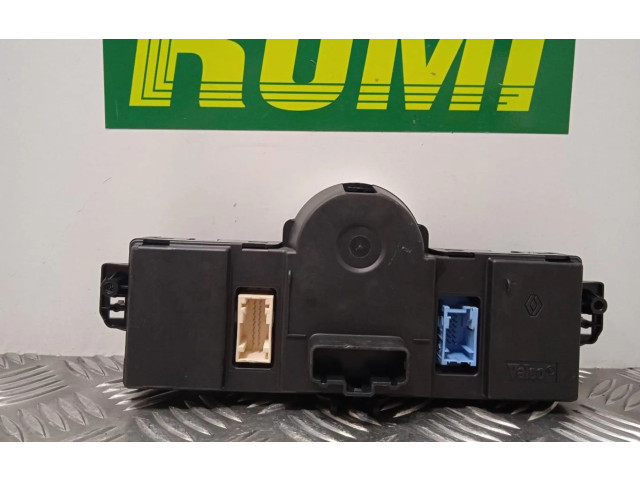 Блок управления климат-контролем 8200296683 Renault Clio I