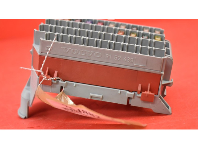 Блок предохранителей  9162439, 9162439   Volvo V70    