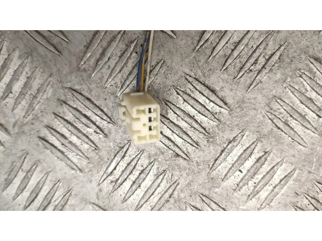 Кнопка крюка в багажнике