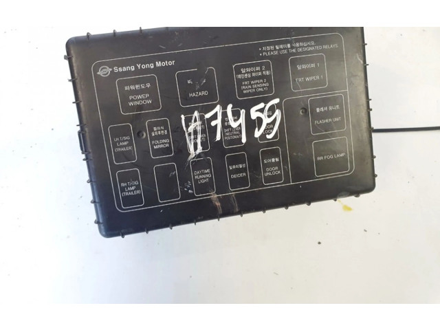 Блок предохранителей 8220108141, 08e3069 SsangYong Rexton