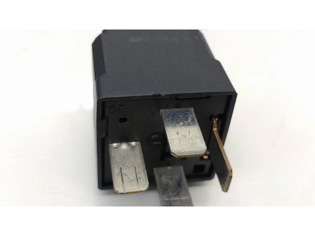 Pojistková skříňka 016706581, A0025422619 Mercedes-Benz E W212 2010