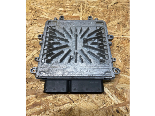 Блок управления двигателя 30785100AB, 0281012765   Volvo V70