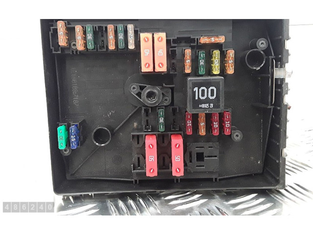   Pojistková skříňka 1K0937125A   Volkswagen Tiguan 2009