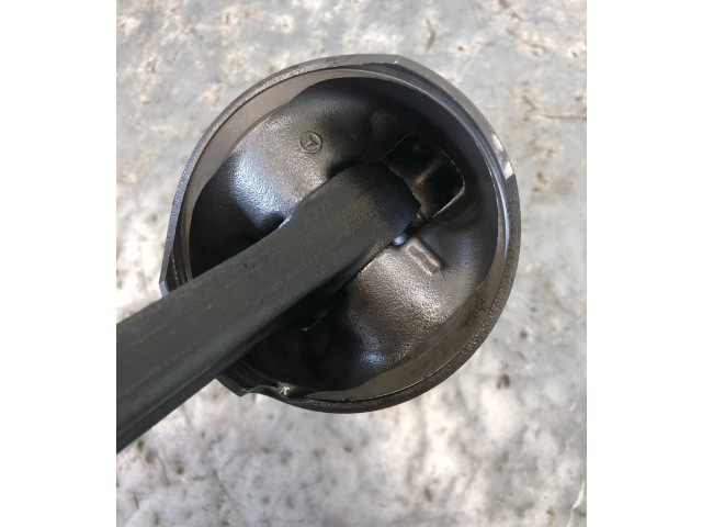 Píst Mercedes-Benz E W211 648.961