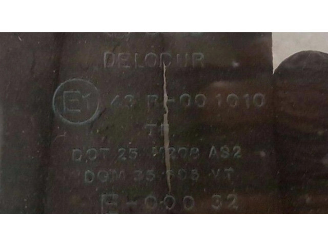 Заднее боковое стекло кузова