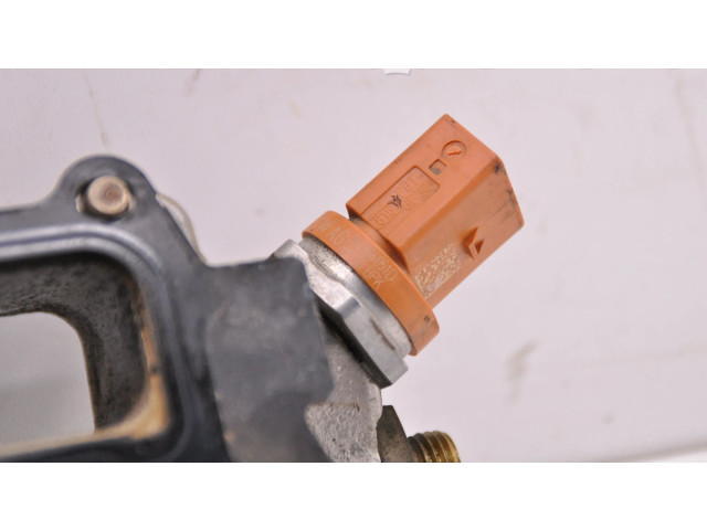 Топливная рампа 06J906051D, CAVC   Volkswagen Touran I   для двигателя CAVC