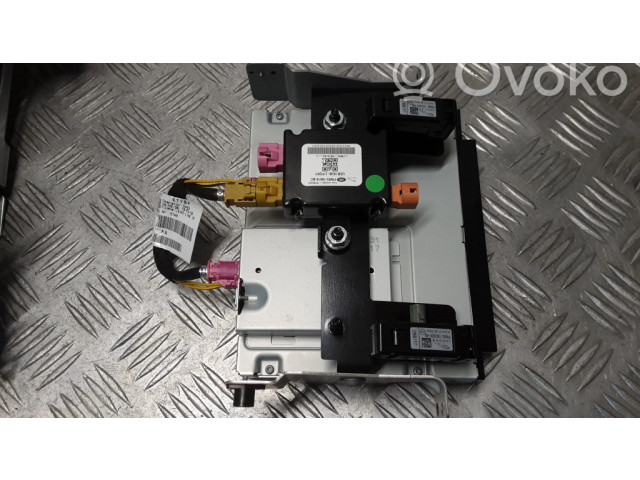 Радио/ проигрыватель CD/DVD / навигация