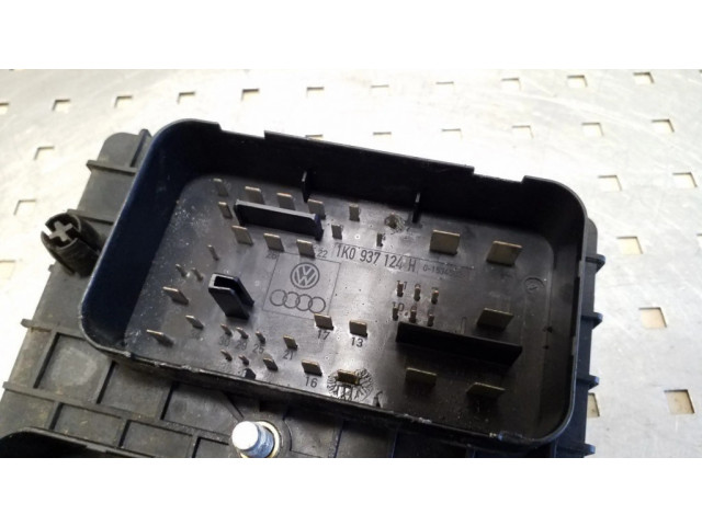 Блок предохранителей 1K0937124H Audi A3 S3 A3 Sportback 8P