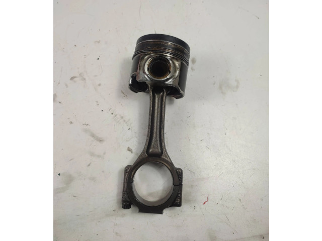  Поршень с шатуном  038J  Volkswagen PASSAT B6  