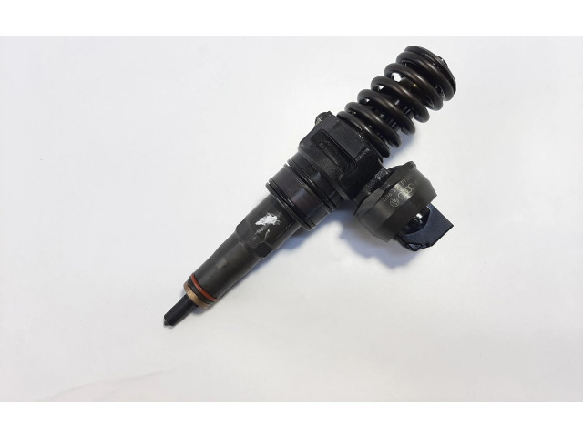 Форсунка 038130073BN    Volkswagen Golf Plus  BLS 