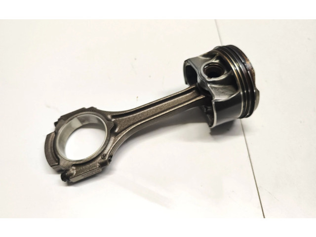 Píst A17700Q06, A17700 Mercedes-Benz C AMG W205