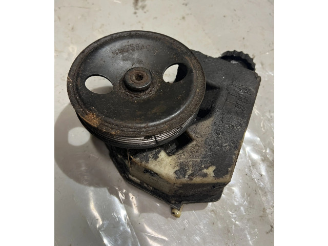 Насос усилителя руля Jeep Cherokee III KJ  2001-2008 года 52088710AE      