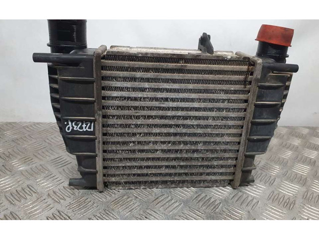 Интеркулер  8200471885B, 880590XC   Renault Clio II 