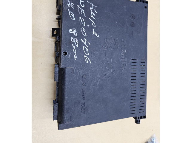 Блок предохранителей    Peugeot 406    