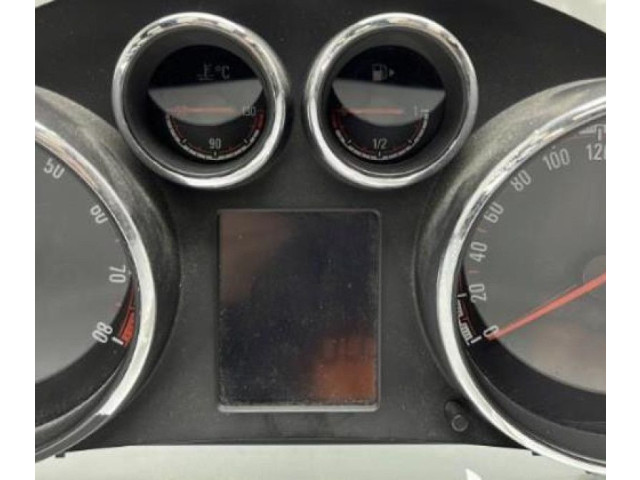 Панель приборов 13346158 Opel Meriva B