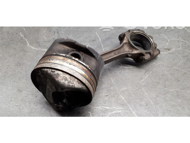 Поршень Mitsubishi Space Wagon