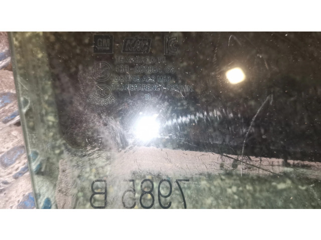 Основное стекло передних дверей (четырехдверного автомобиля)