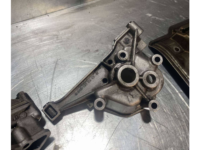 Масляный насос om606 6061810120, 6061810140 Mercedes-Benz E W124