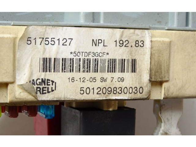   Pojistková skříňka 51755127   Fiat Stilo 2005