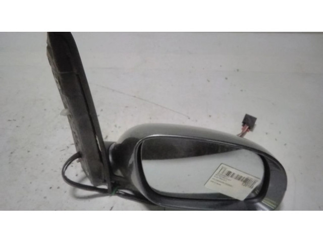Зеркало электрическое правое Volkswagen Touran I 2003-2010 года