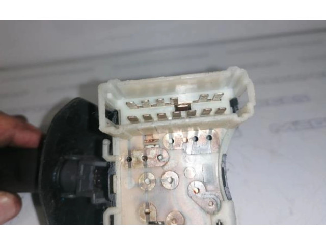 Включатель скорости стеклоочистителей Renault Clio II 1998 - 2001 года 36914D, E1025