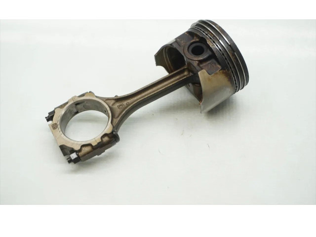 Поршень с шатуном Mitsubishi Galant