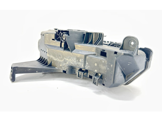 Блок предохранителей  9494210   Volvo XC90    