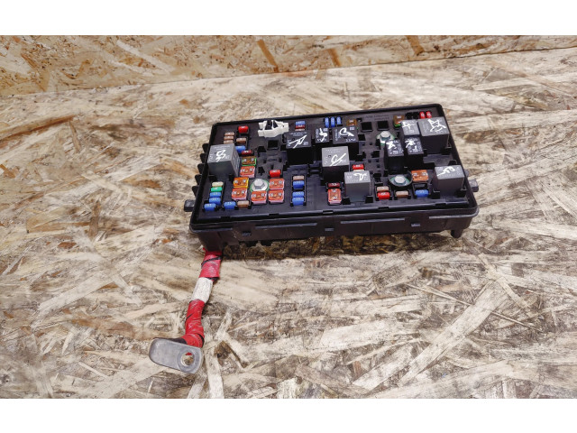 Блок предохранителей 13272072, 13272071 Cadillac XTS