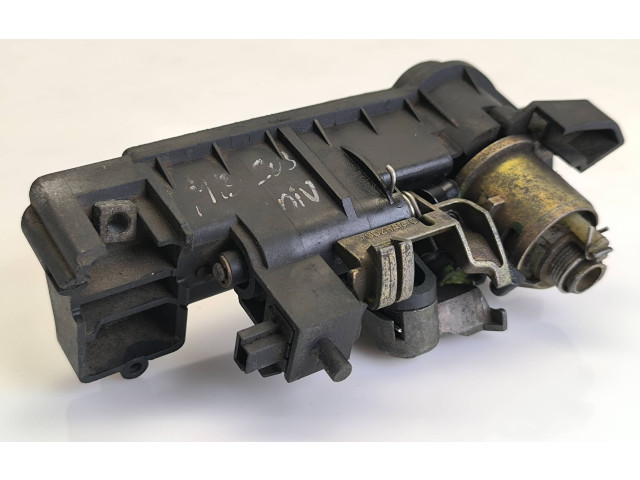 Zámek zadních dveří GDZDA14C Mercedes-Benz C W203 2005